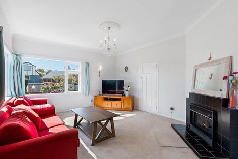 Photo of property in 11 Craigbank Avenue, New Lynn, Auckland, 0600