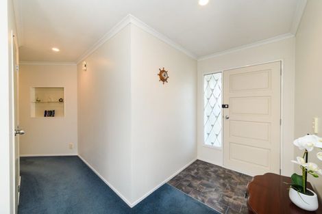 Photo of property in 93 Peter Hall Drive, Kelvin Grove, Palmerston North, 4414