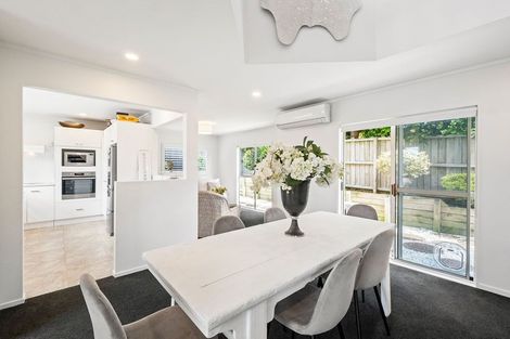 Photo of property in 2/39 Simmental Crescent, Somerville, Auckland, 2014