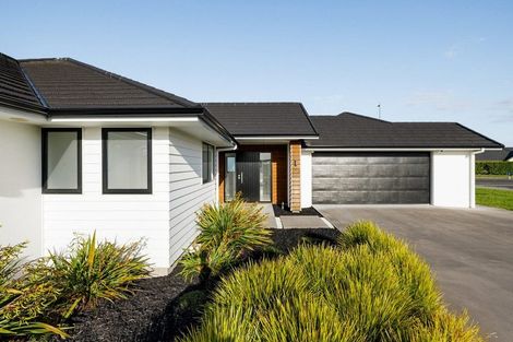 Photo of property in 2 Moemoea Place, Cambridge, 3434