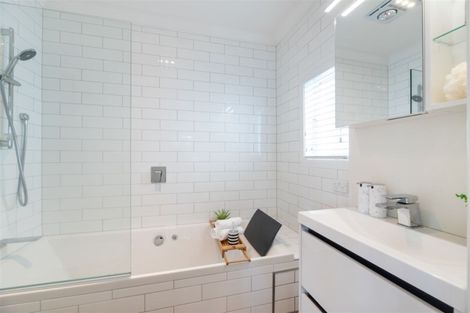 Photo of property in 3/6 Harley Road, Hauraki, Auckland, 0622