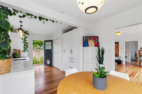 Photo of property in 86 Taikata Road, Te Atatu Peninsula, Auckland, 0610