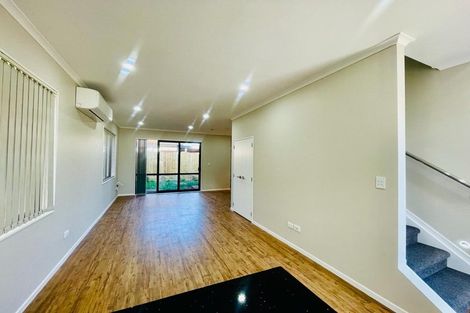 Photo of property in 1/2 Cameron Street, Papakura, 2110