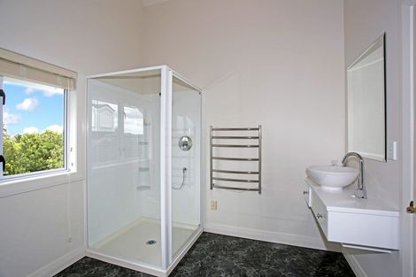 Photo of property in 26 Ernest George Drive, Karaka, Papakura, 2580