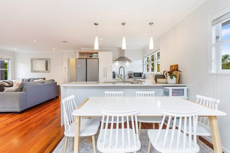 Photo of property in 105b Matipo Road, Te Atatu Peninsula, Auckland, 0610