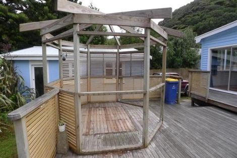 Photo of property in 32 Karekare Road, Karekare, New Lynn, 0772