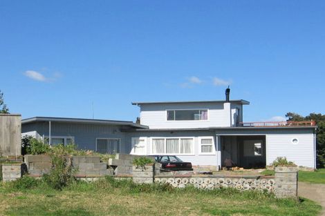 Photo of property in 10 Chrystal Street, Foxton Beach, Foxton, 4815