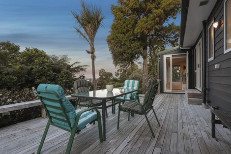 Photo of property in 9 Tinopai Road, Titirangi, Auckland, 0604