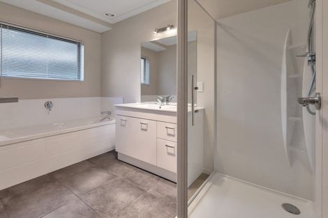 Photo of property in 5 Aarts Place, One Tree Point, 0118