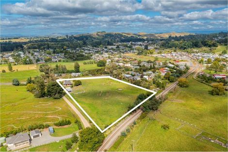 Photo of property in 36 Tamumu Road, Waipawa, 4210