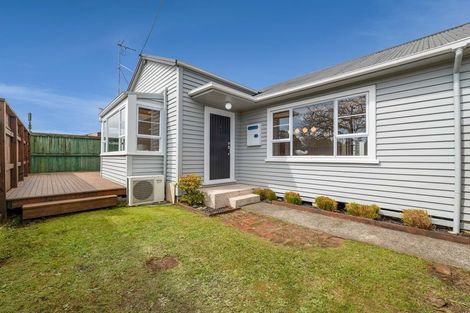 Photo of property in 15 Wallath Road, Westown, New Plymouth, 4310