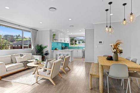 Photo of property in 11 Ian Gordon Lane, Orewa, 0931