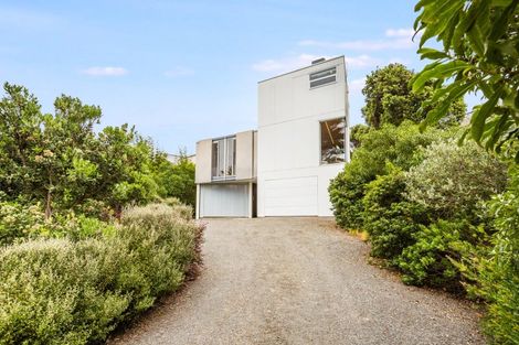 Photo of property in 31 Field Way, Waikanae Beach, Waikanae, 5036