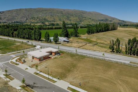 Photo of property in 3 Rubus Street, Wanaka, 9382