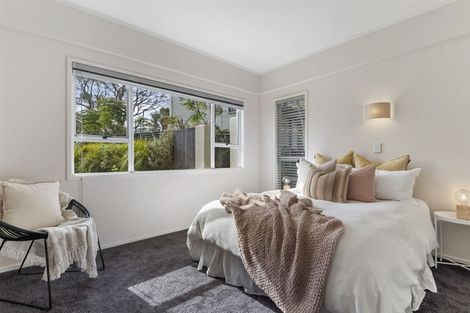 Photo of property in 1/22 Tui Glen Road, Birkenhead, Auckland, 0626