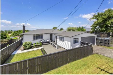 Photo of property in 32 Neil Avenue, Te Atatu Peninsula, Auckland, 0610