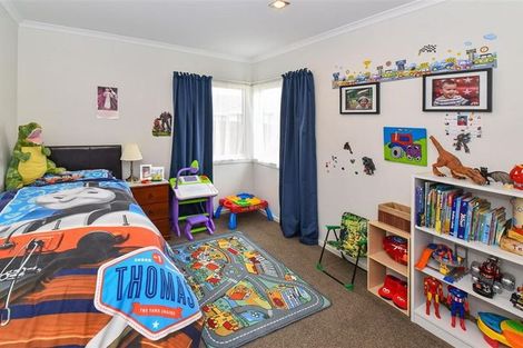 Photo of property in 88 Popokatea Drive, Takanini, 2112