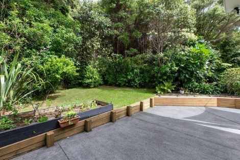 Photo of property in 1020b Scenic Drive North, Swanson, Auckland, 0816