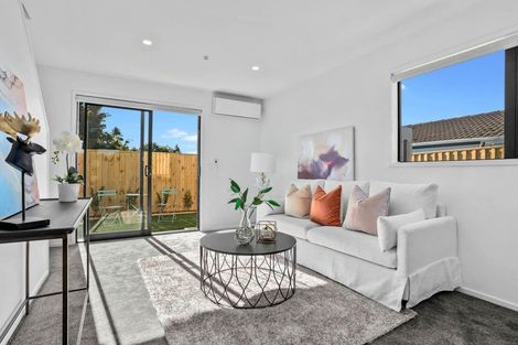 Photo of property in 5/137 Tirimoana Road, Te Atatu South, Auckland, 0602
