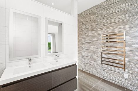 Photo of property in 78 Riverhead Point Drive, Riverhead, 0820