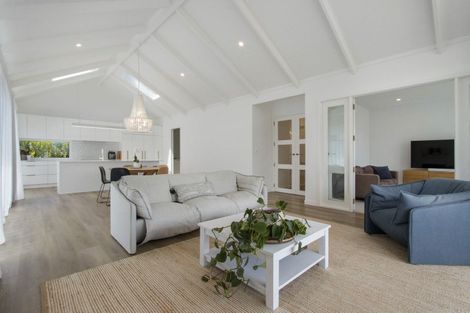 Photo of property in 2 Goldstone Place, Omokoroa, 3114