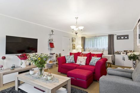 Photo of property in 10 Roger Guy Place, Welcome Bay, Tauranga, 3175