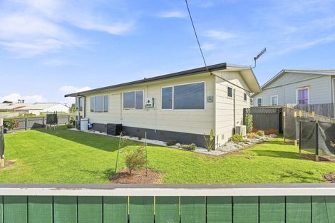 Photo of property in 1a Mosston Road, Castlecliff, Whanganui, 4501