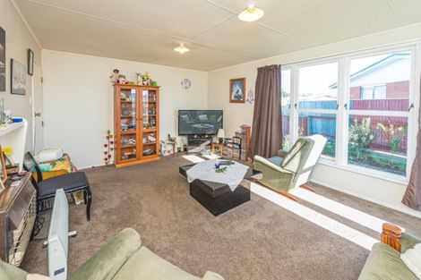 Photo of property in 21 Gibbons Crescent, Castlecliff, Whanganui, 4501