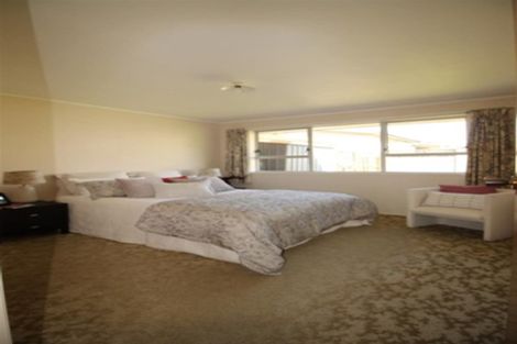 Photo of property in 2/22 La Perouse Street, Botany Downs, Auckland, 2010