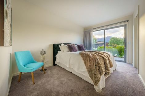 Photo of property in 10 Bevan Place, Wanaka, 9305