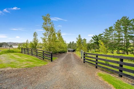 Photo of property in 4 Matahehe Lane, Tinopai, Matakohe, 0593