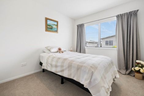 Photo of property in 11 Kamahi Crescent, Papamoa Beach, Papamoa, 3118