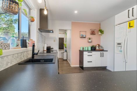 Photo of property in 33e Sanders Avenue, Westown, New Plymouth, 4310