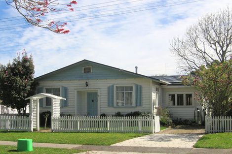 Photo of property in 533a Devonport Road, Tauranga South, Tauranga, 3112