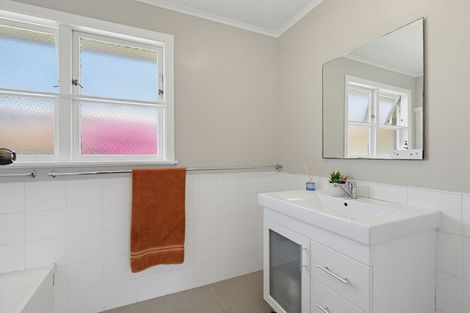 Photo of property in 2 Alastair Avenue, Owhata, Rotorua, 3010