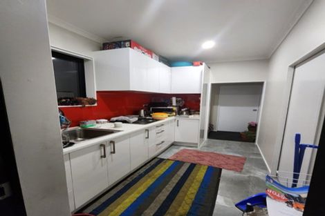 Photo of property in 96a Beaumonts Way, Manurewa, Auckland, 2102