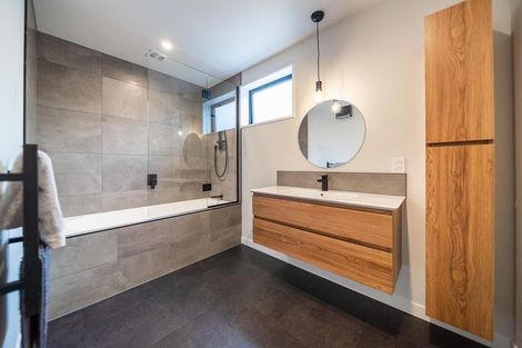 Photo of property in 8 Mulbury Way, Lower Shotover, Queenstown, 9304