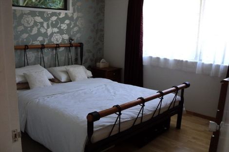 Photo of property in 3 Sasanqua Way, Crofton Downs, Wellington, 6035