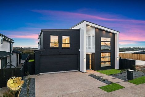 Photo of property in 34 Emerald Avenue, Rosehill, Papakura, 2113