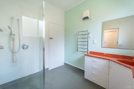 Photo of property in 60 Timaru Road, Waimate, 7924