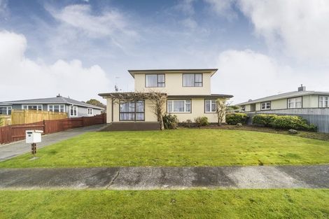 Photo of property in 27 Galway Avenue, Hokowhitu, Palmerston North, 4410