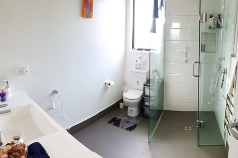 Photo of property in 28 Kilmacrennan Drive, Rosehill, Papakura, 2113