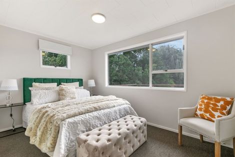 Photo of property in 8 Erica Road, Sunnynook, Auckland, 0620