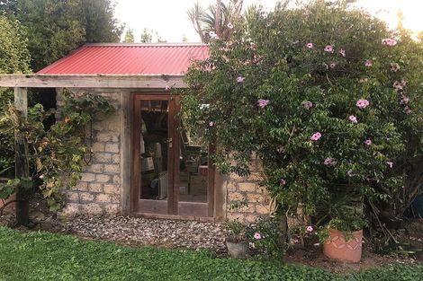 Photo of property in 76 Top Town Place, Coromandel, 3506