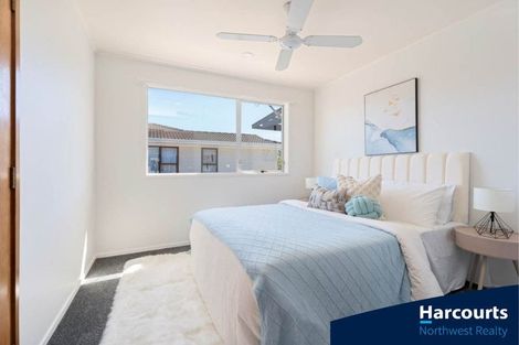 Photo of property in 16 Glen Road, Ranui, Auckland, 0612