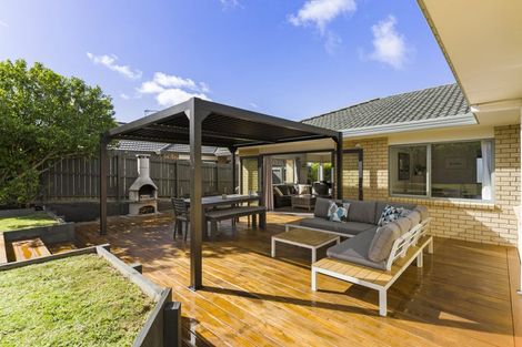 Photo of property in 71 Kath Hopper Drive, Orewa, 0931