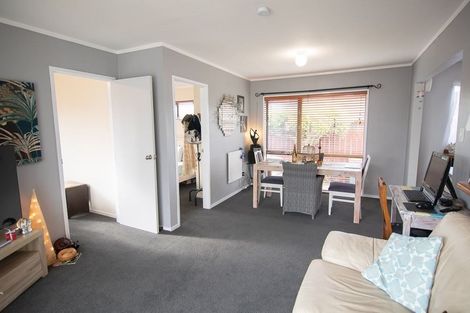 Photo of property in 9 Huber Street, Weymouth, Auckland, 2103