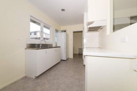 Photo of property in 17 Alma Street, Te Atatu South, Auckland, 0610