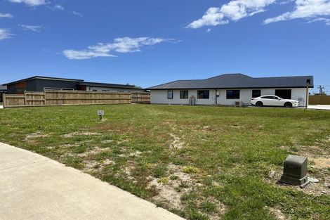 Photo of property in 8 Ash Close, Levin, 5510