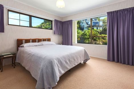 Photo of property in 2 Saint Aidans Way, Tawa, Wellington, 5028